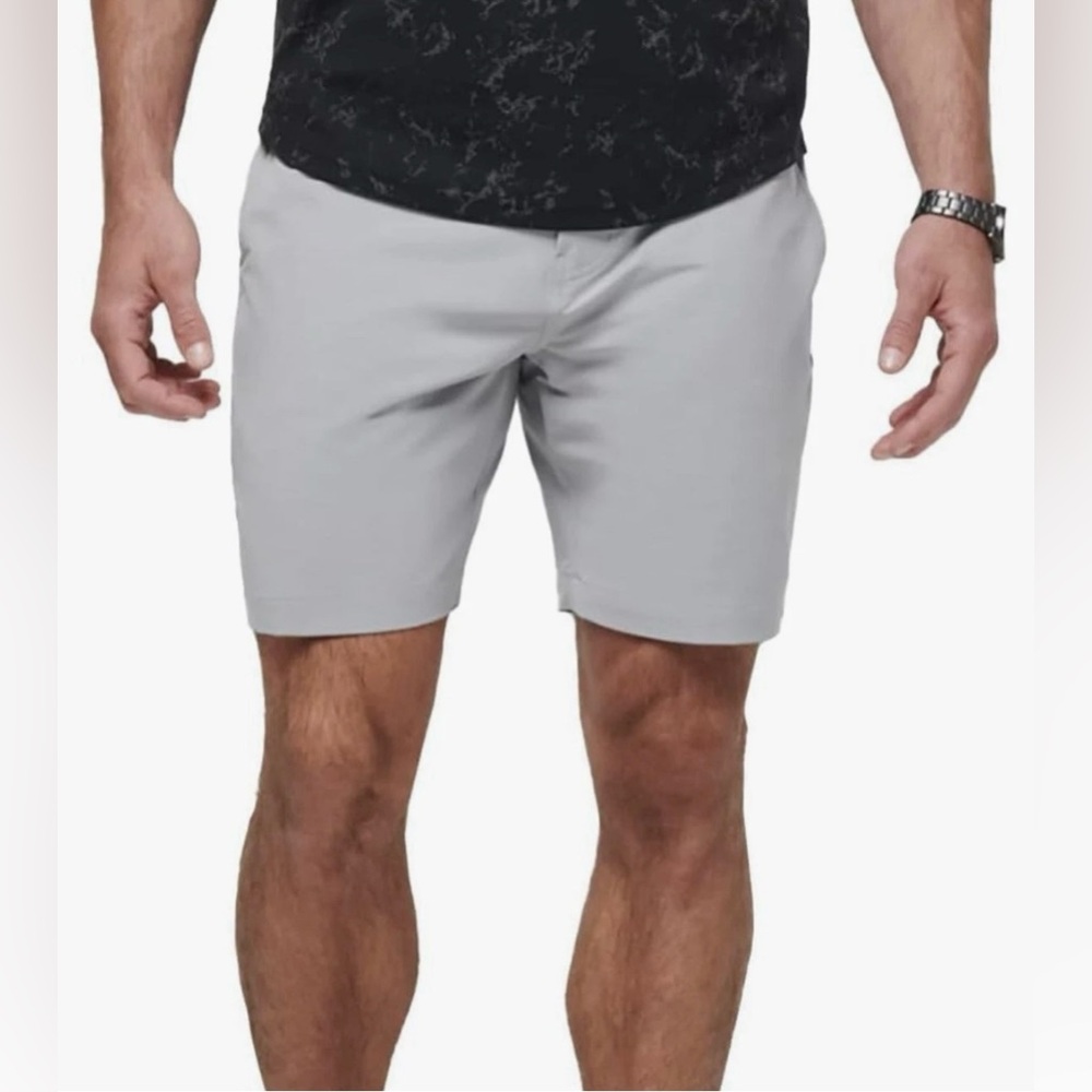 Travis Mathew Men's Beck Golf Shorts 1MM208 Size 42 Light Gray